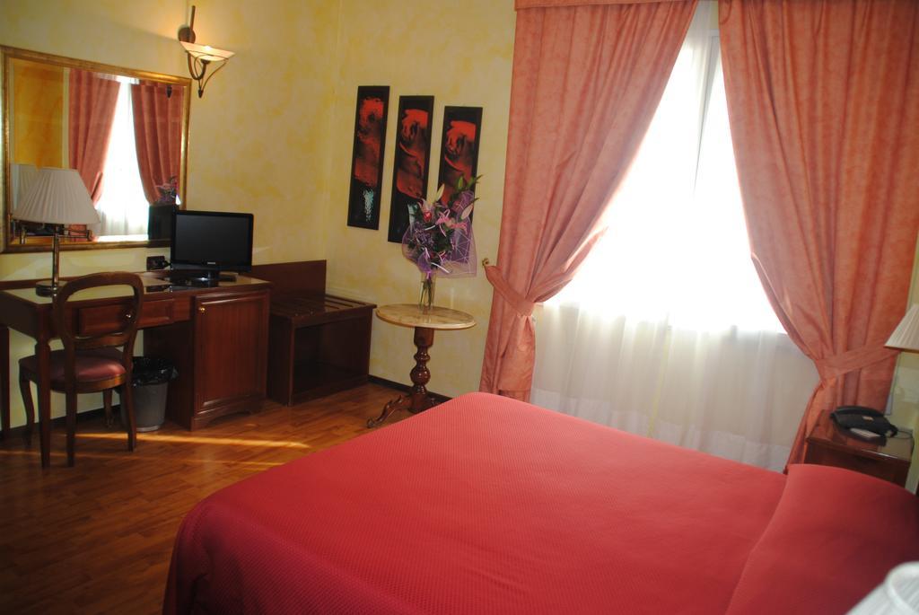 Hotel Vazzana โวลเปียโน ภายนอก รูปภาพ