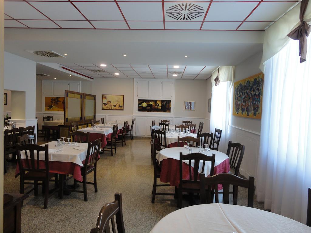 Hotel Vazzana โวลเปียโน ภายนอก รูปภาพ