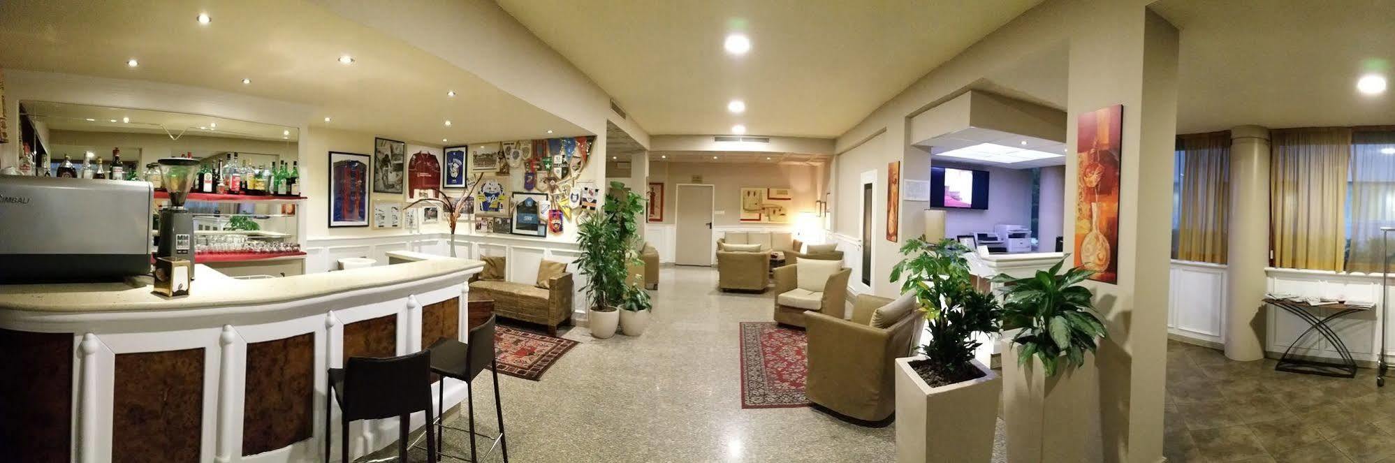 Hotel Vazzana โวลเปียโน ภายนอก รูปภาพ
