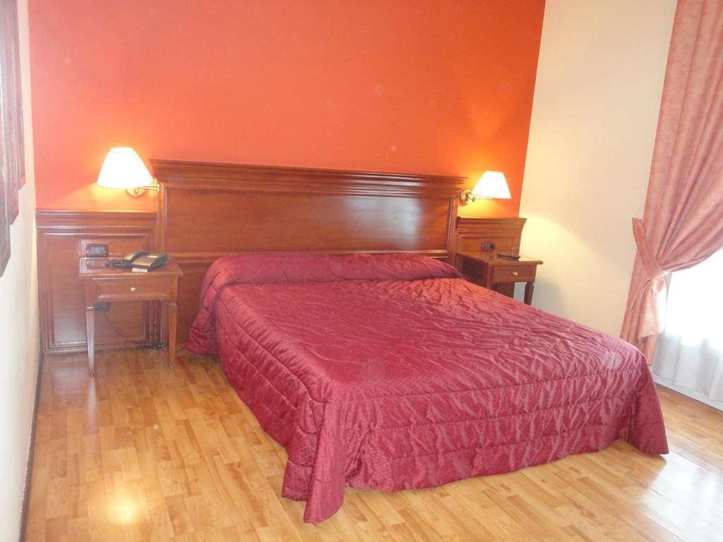 Hotel Vazzana โวลเปียโน ห้อง รูปภาพ