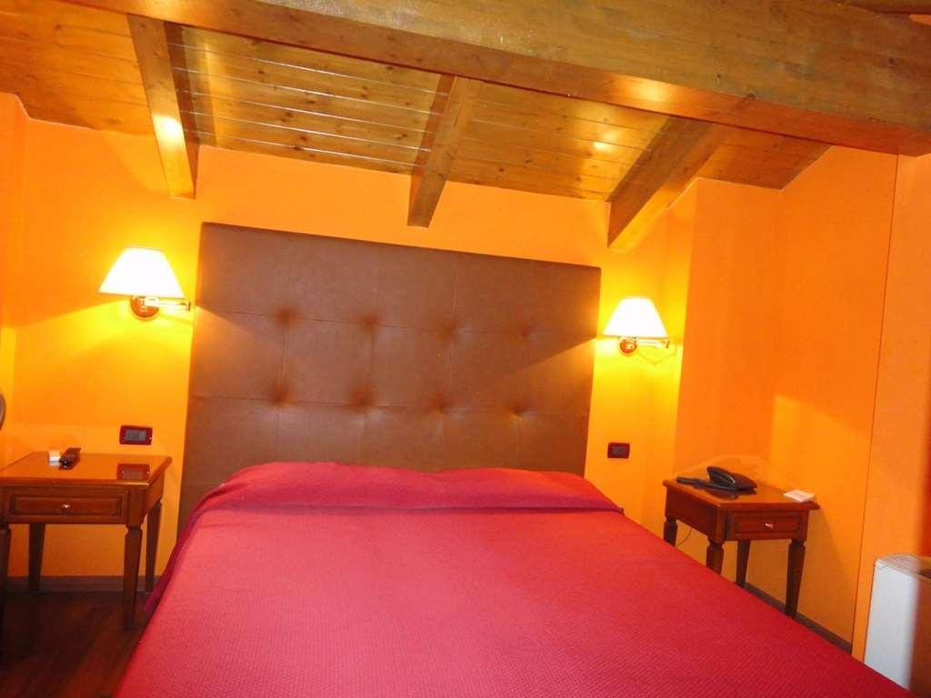 Hotel Vazzana โวลเปียโน ห้อง รูปภาพ